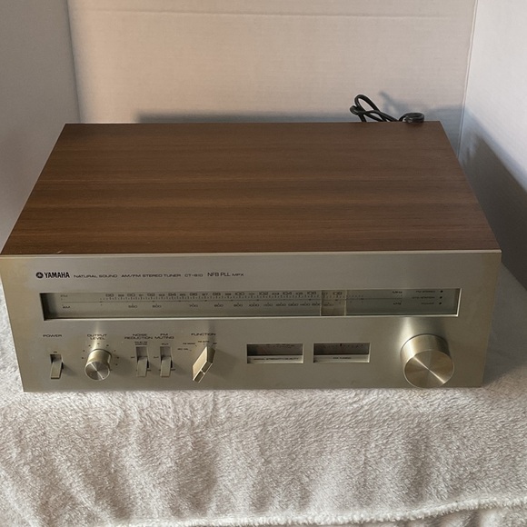 Yamaha Silver and Brown AM/FM Stereo Tuner CT-810 vintage - Picture 1 of 8